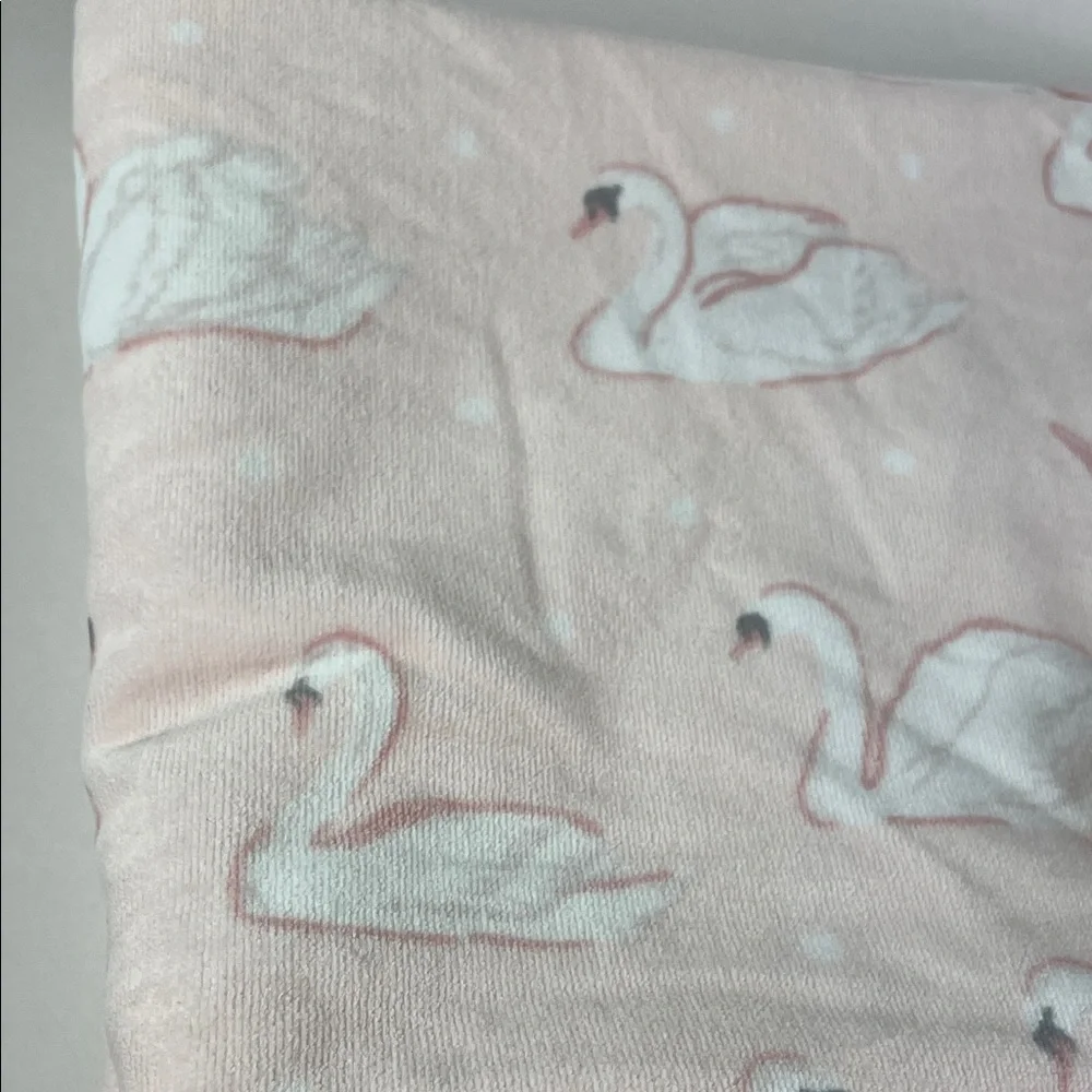 Deborah Connolly Bath Towels Swans Pink White Velour Soft Cotton Set of 2 NEW